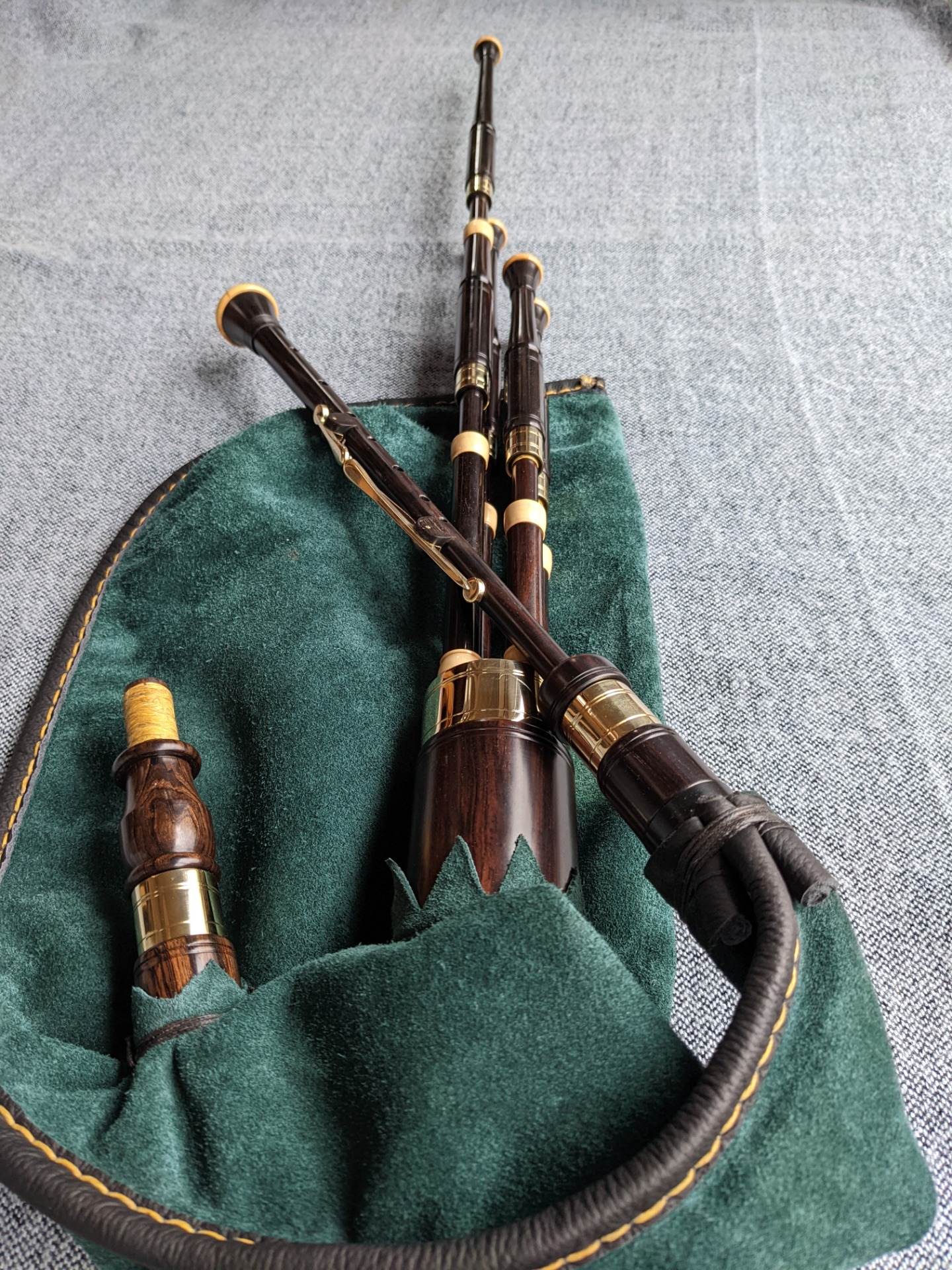 African Blackwood, boxwood mounts, brass ferrules. Keyed chanter